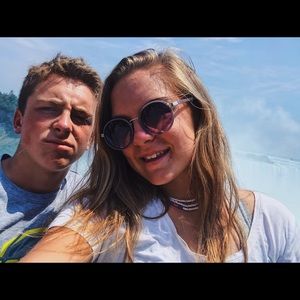 Meet your Posher, April